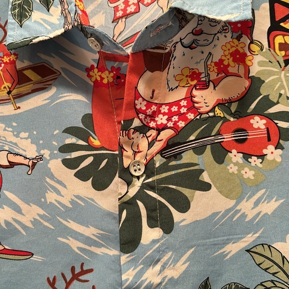 SSLR button down Christmas shirt - Picture 2 of 4